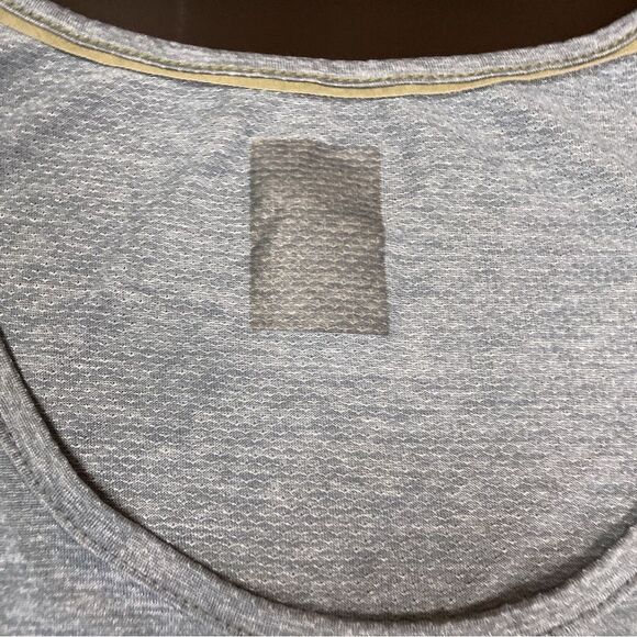 The North Face Performance Flashdry Gray Tank - Picture 5 of 12